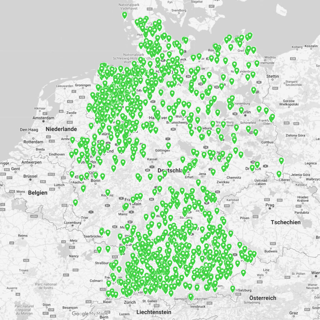 Deutschlandkarte mit vielen grünen Markierungen für Anlagen von Energas